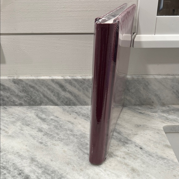 Holly 12x12 Creative Memories Photo Album with Holly Design - Picture 4 of 4